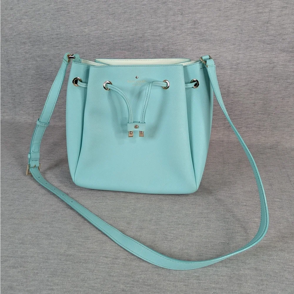 2x👯‍♀️Host Pick⚡️Kate Spade Cape Drive Harriet Bucket Bag - Picture 2 of 16